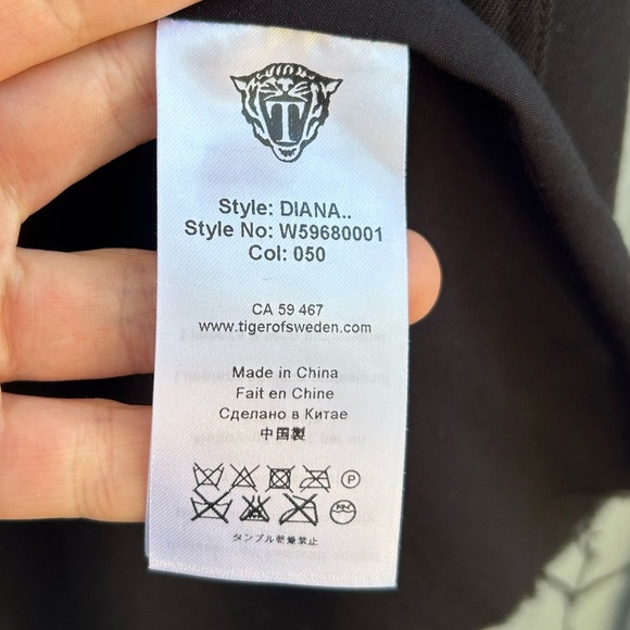 Tiger of Sweden black modern draped scarf blazer, size M - Picture 12 of 14